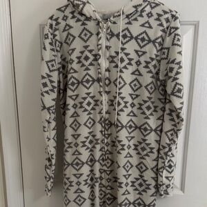 Geometric Patterned Hooded sleep jumper